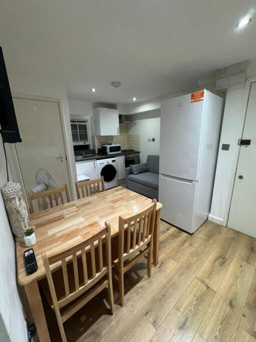Cozy Apartment - 5 Min From Camden Market Hw7 Londra Esterno foto